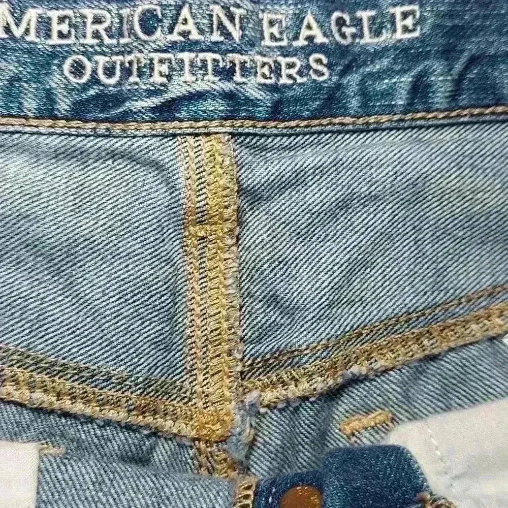 American Eagle Vintage Hi-Rise Festival Cut-Off Shorts - Picture 4 of 5